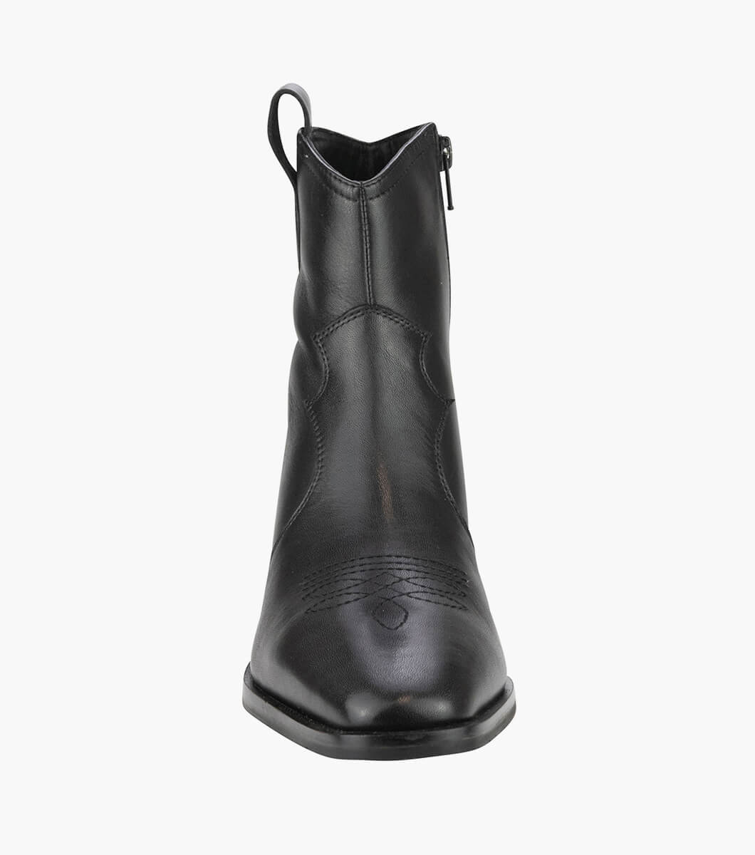 Winnie in BLACK Rotate View