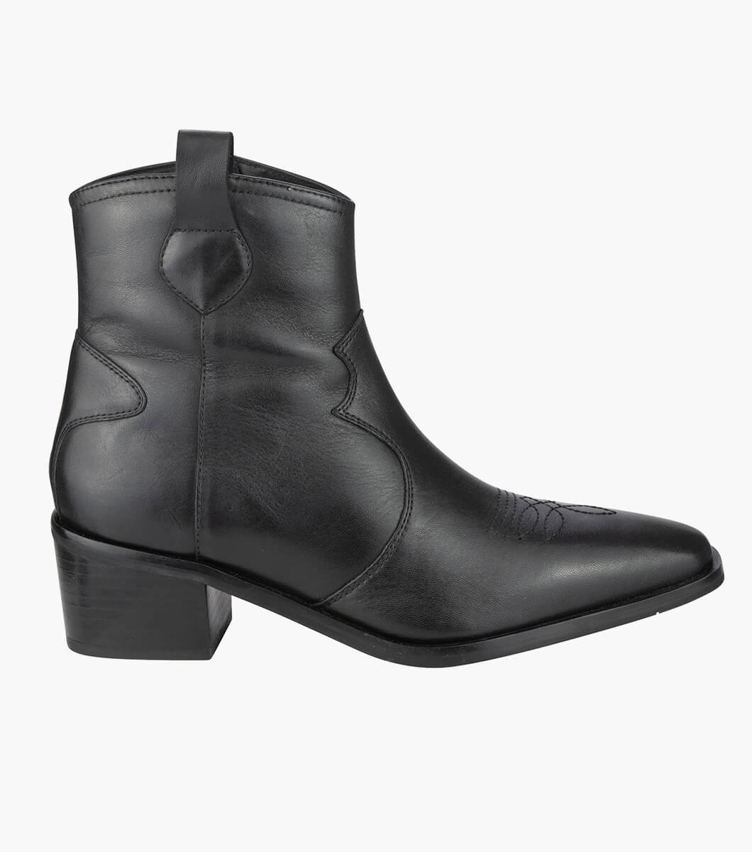 Winnie in BLACK Rotate View