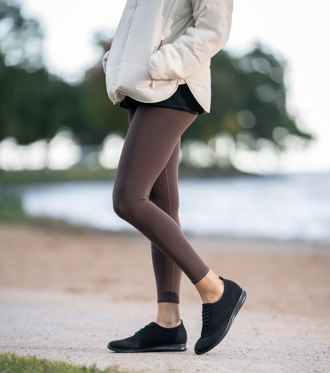 Nina in NERO Rotate View