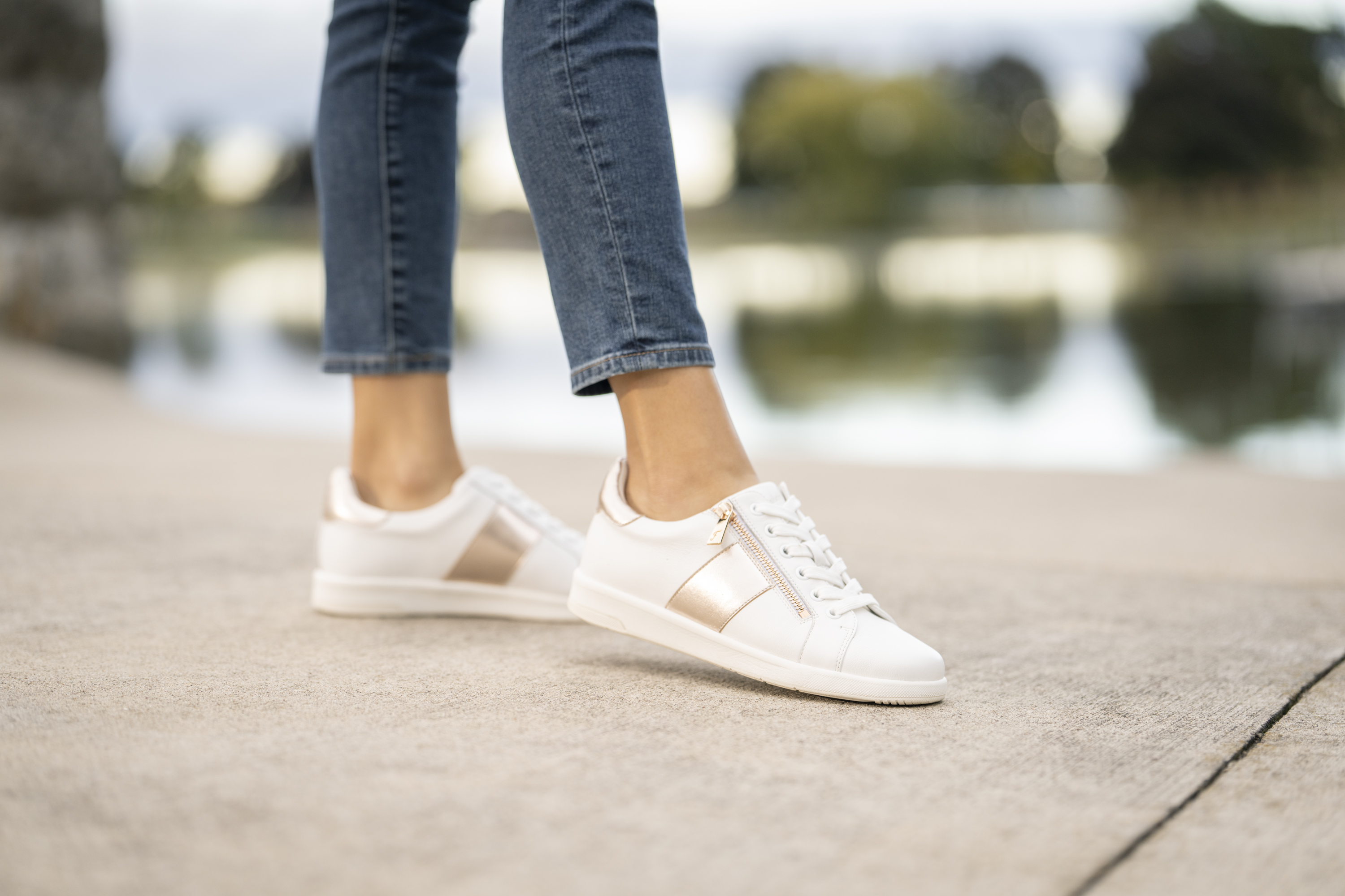 Image featuring the Florsheim Crossover II Lace to Toe Sneaker in Rose Gold.