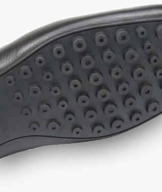 DURABLE RUBBER SOLE 
