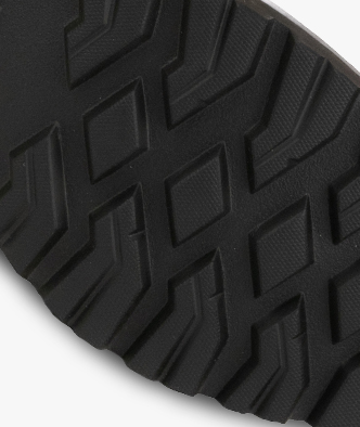 DURABLE RUBBER SOLE 
